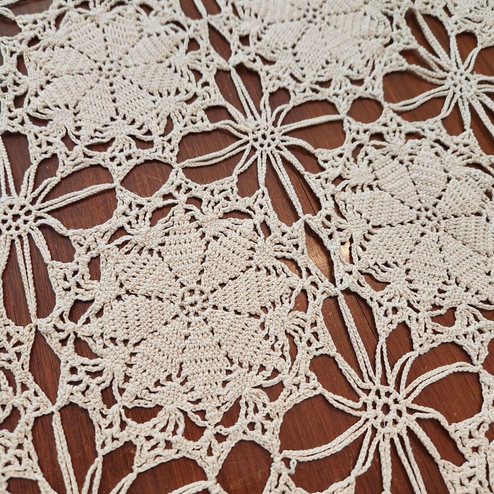 Crochet Tablecloth 48in x 70in Rectangle Beige Star Rounds Vintage Overlay - Picture 2 of 9